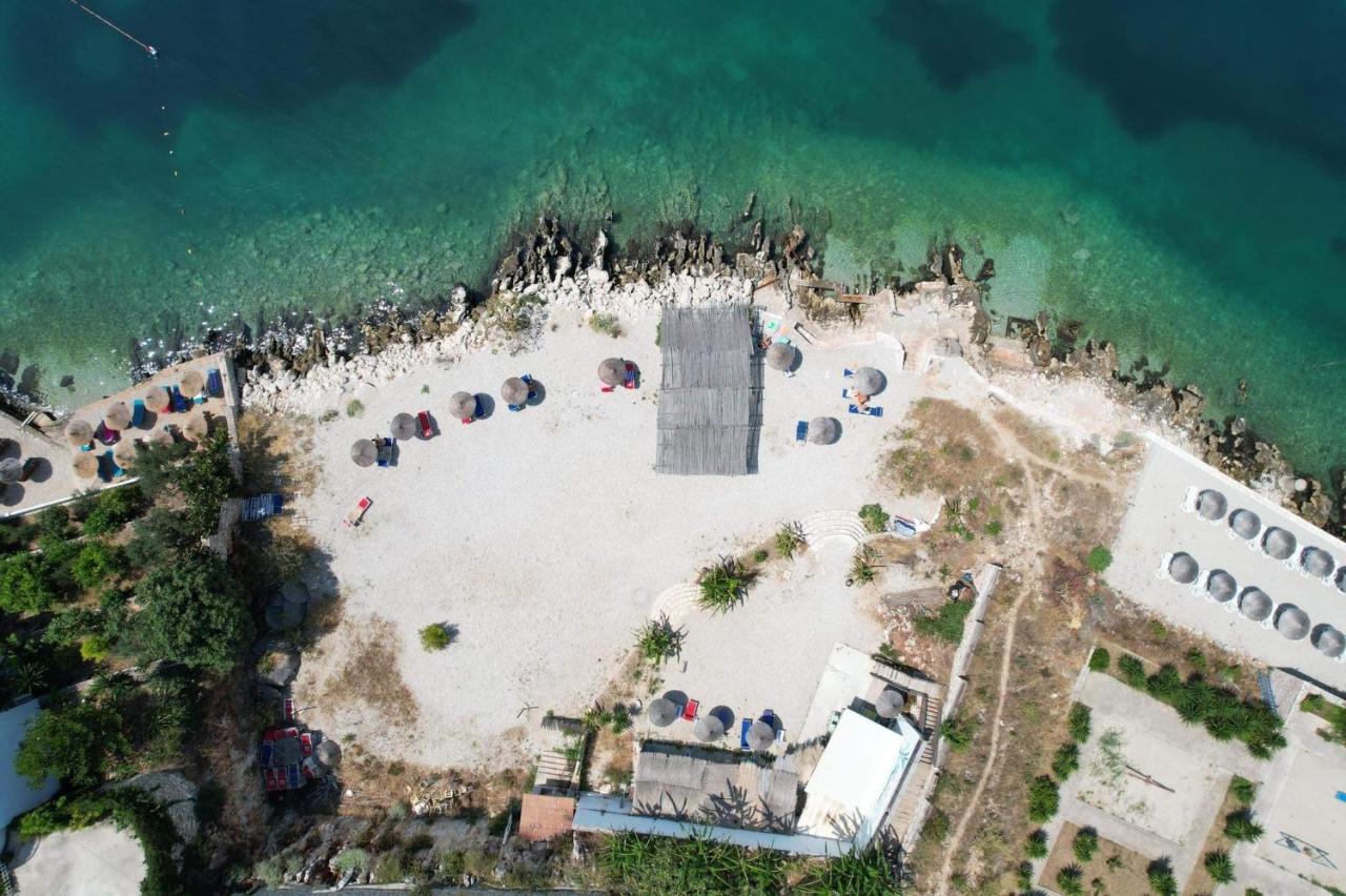 Hotel Erdano Sarandë エクステリア 写真