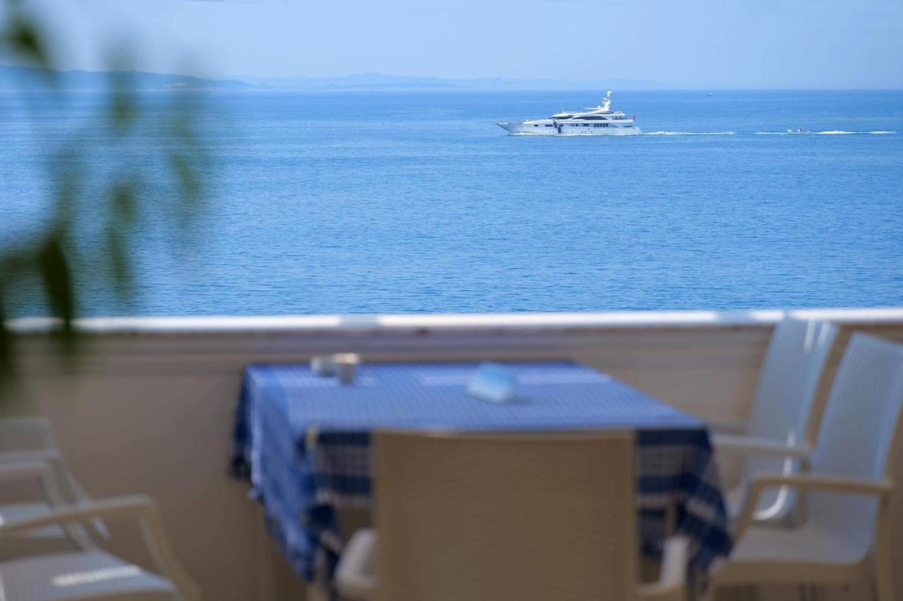 Hotel Erdano Sarandë エクステリア 写真