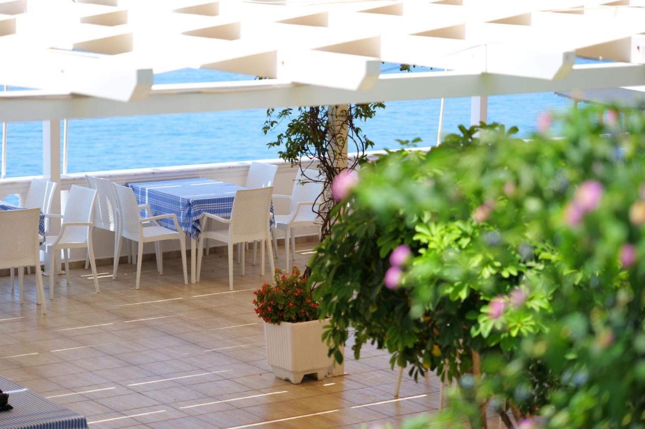 Hotel Erdano Sarandë エクステリア 写真