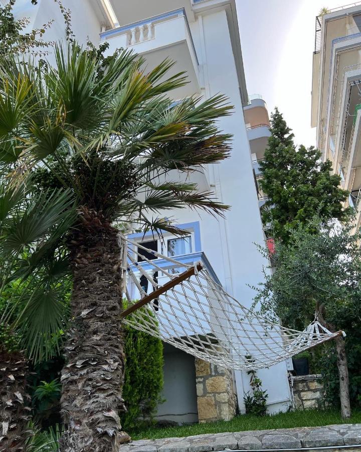 Hotel Erdano Sarandë エクステリア 写真
