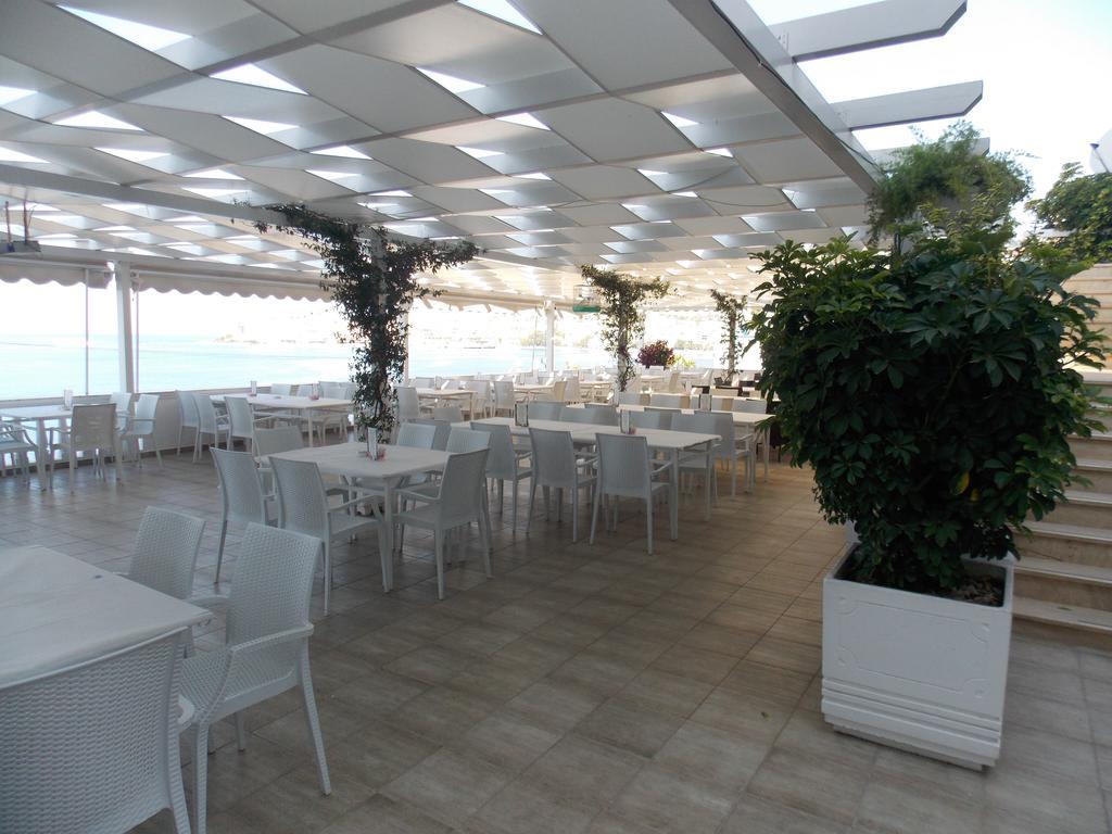 Hotel Erdano Sarandë エクステリア 写真