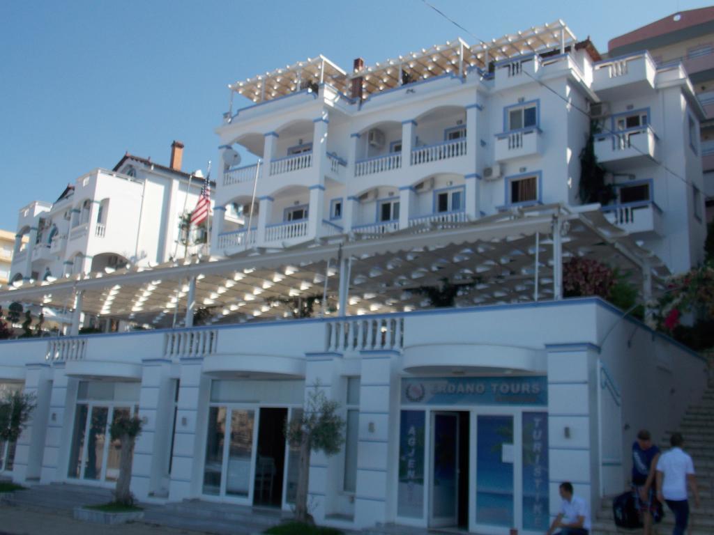 Hotel Erdano Sarandë エクステリア 写真