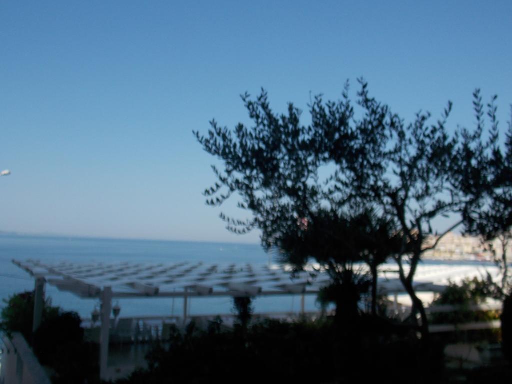 Hotel Erdano Sarandë エクステリア 写真