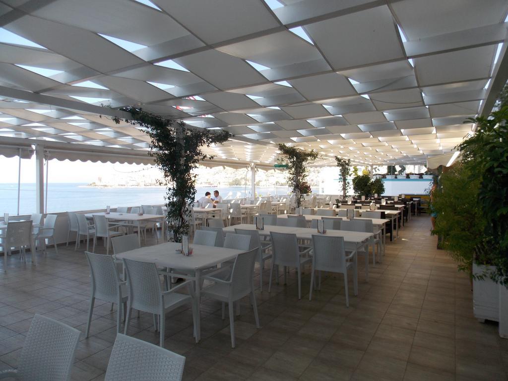Hotel Erdano Sarandë エクステリア 写真