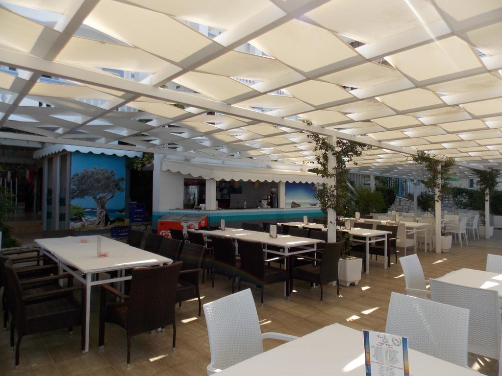 Hotel Erdano Sarandë エクステリア 写真